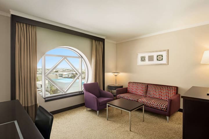 Ramada Plaza by Wyndham Dubai Deira