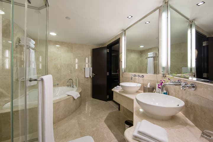 Ramada Plaza by Wyndham Dubai Deira