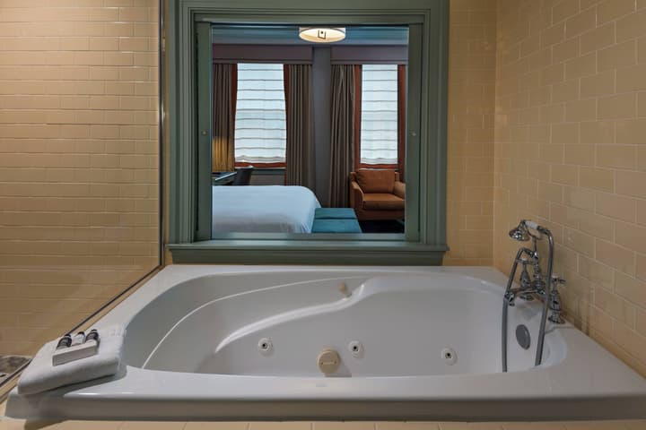 Hotel ICON Autograph Collection by Marriott