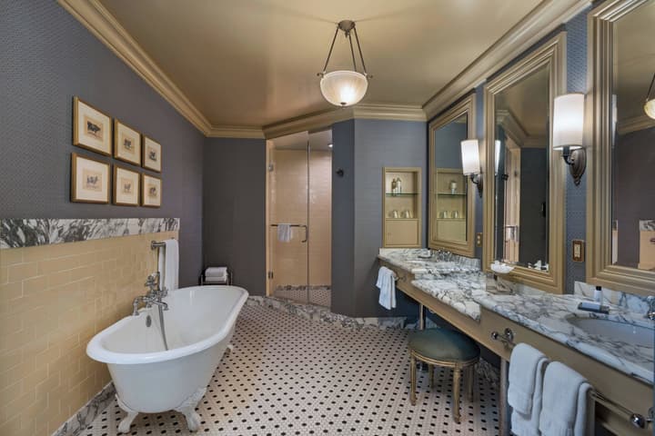 Hotel ICON Autograph Collection by Marriott