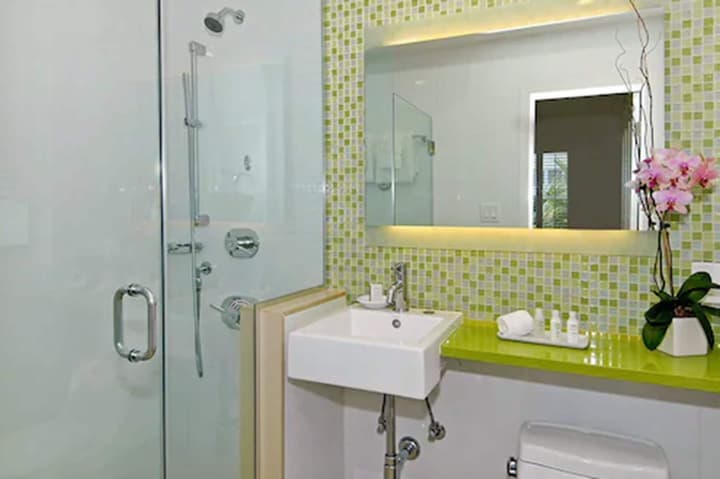Circa 39 Miami Beach by IHG