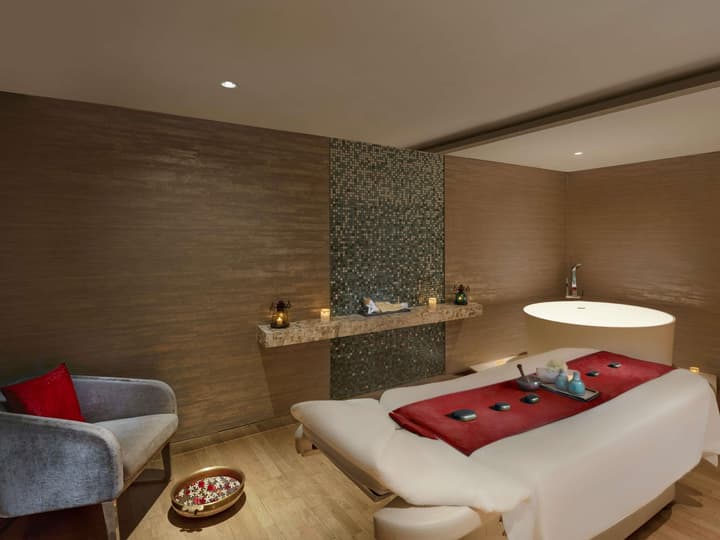 Pullman New Delhi Aerocity Hotel