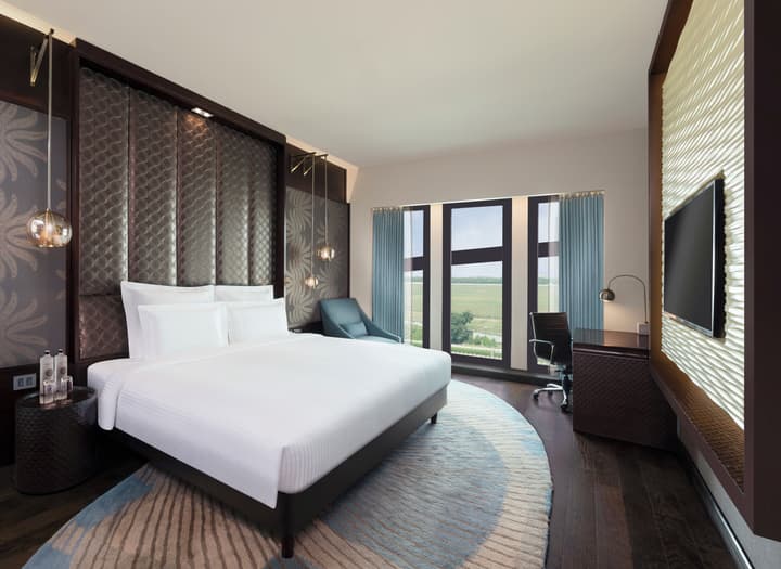 Pullman New Delhi Aerocity Hotel