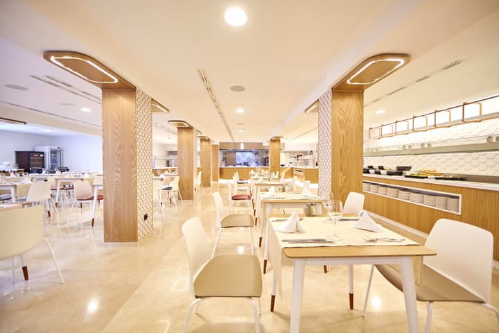 MLL Mediterranean Bay Hotel - Adults Only
