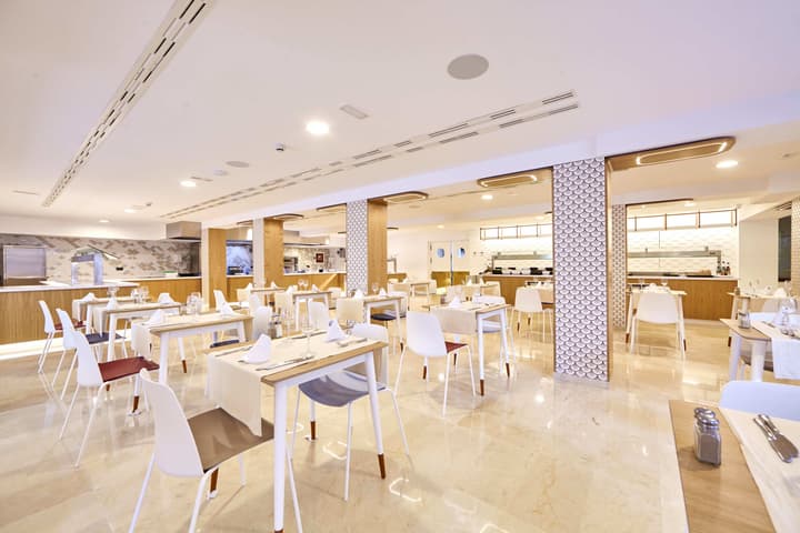 MLL Mediterranean Bay Hotel - Adults Only