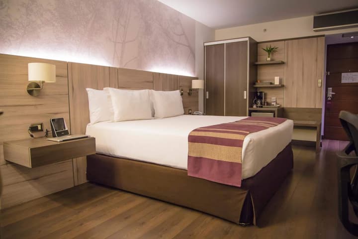 Aku Hotels