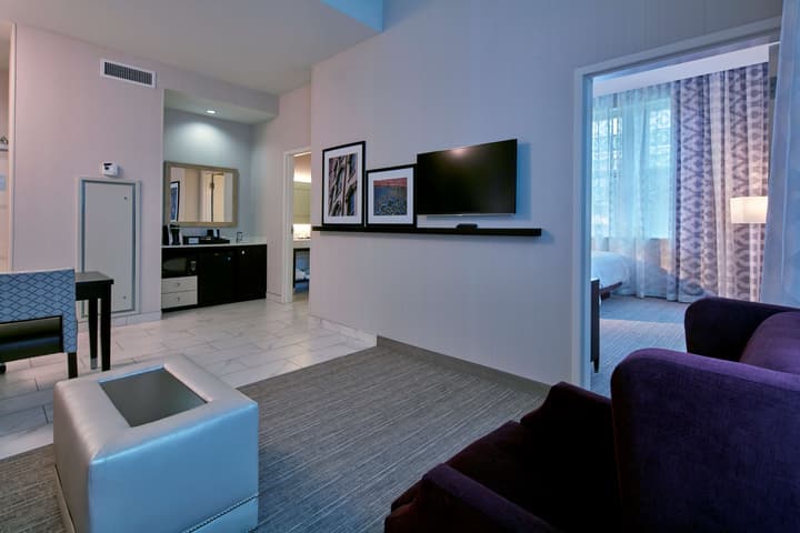 Embassy Suites Louisville Downtown
