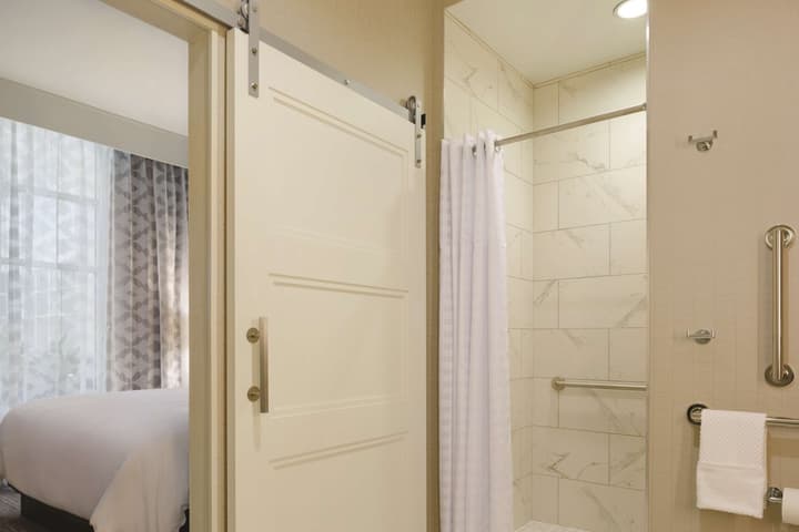 Embassy Suites Louisville Downtown