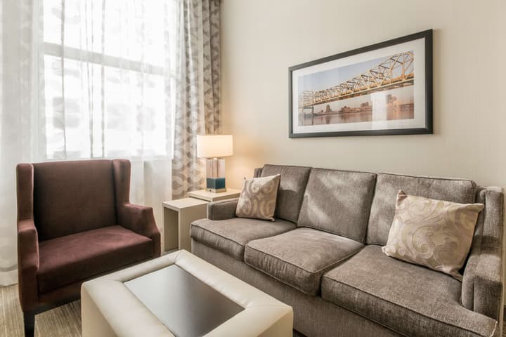 Embassy Suites Louisville Downtown