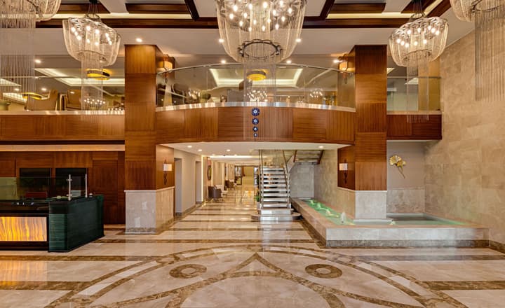 DoubleTree by Hilton Hotel Van