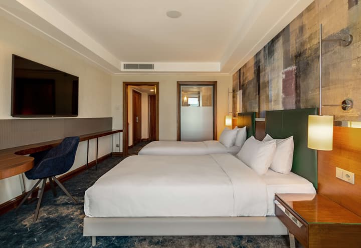 DoubleTree by Hilton Hotel Van