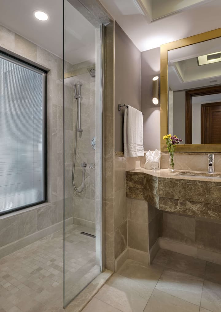 DoubleTree by Hilton Hotel Van