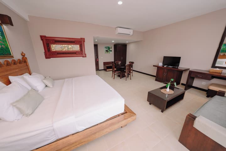 Grand Santhi Hotel