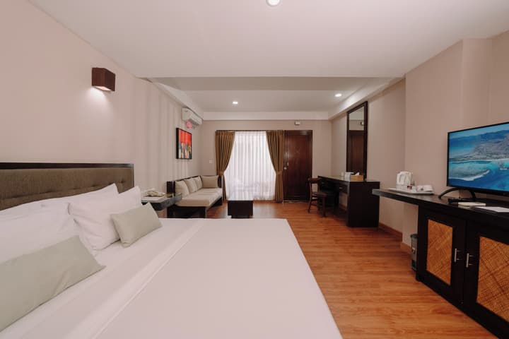 Grand Santhi Hotel