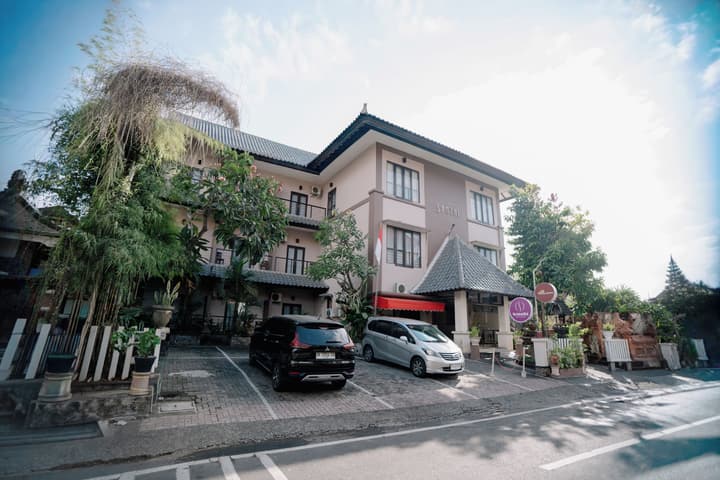 Grand Santhi Hotel