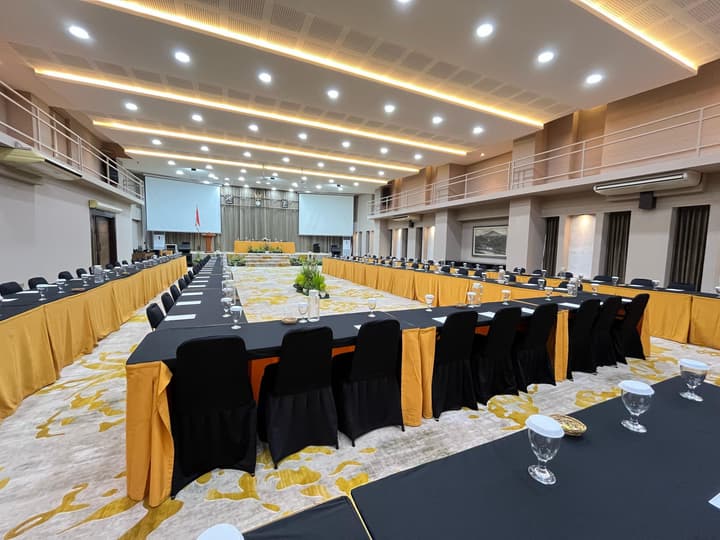 Grand Santhi Hotel