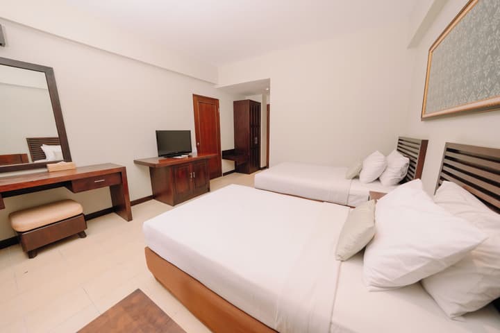 Grand Santhi Hotel