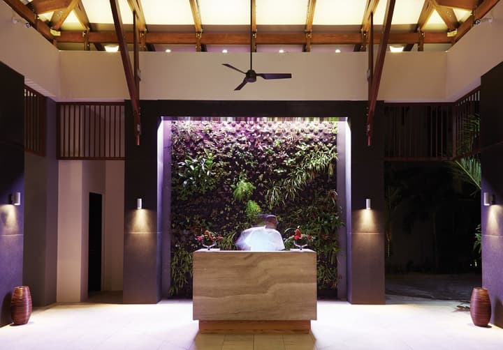 Eden Bleu Hotel