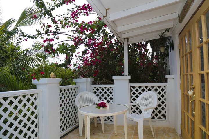 Tingum Village Hotel