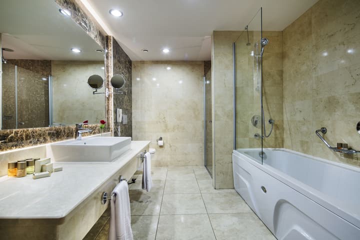 Bellis Deluxe Hotel