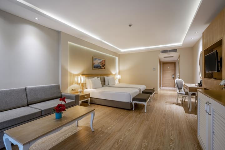 Bellis Deluxe Hotel