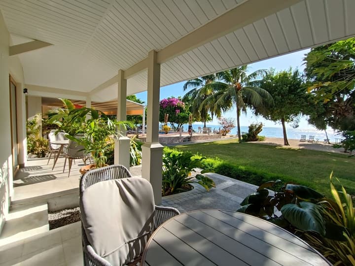 Crown Beach Hotel
