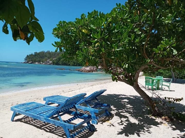 Crown Beach Hotel