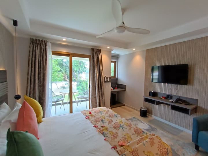 Crown Beach Hotel