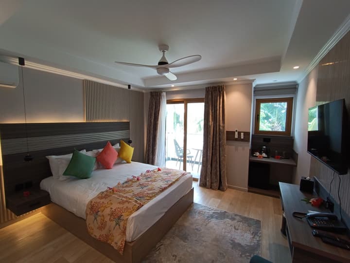 Crown Beach Hotel