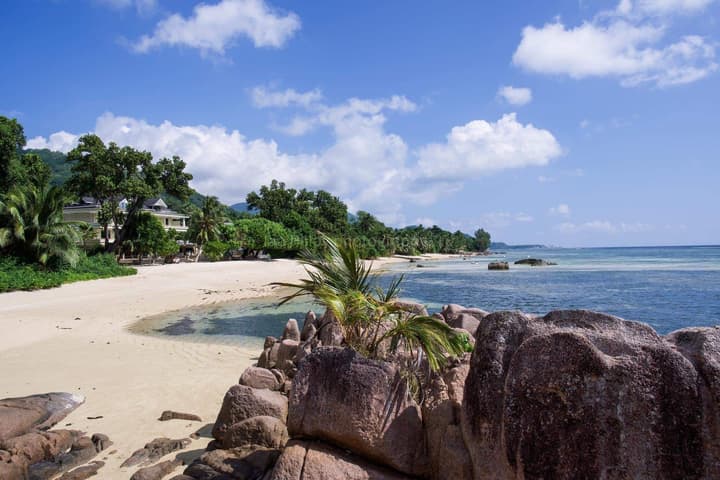 Crown Beach Hotel