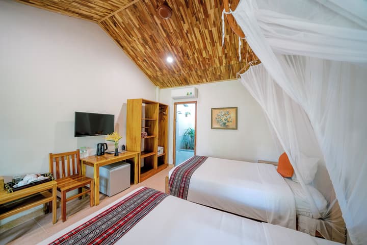 La Mer Resort