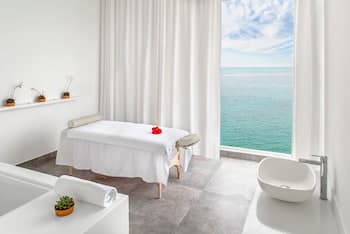 Nurai Island Hotel
