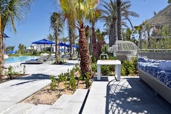 Nurai Island Hotel