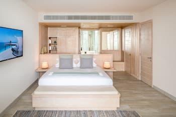 Nurai Island Hotel