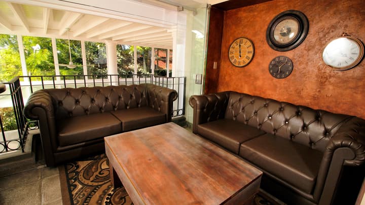 La Riviera Hotel B&B
