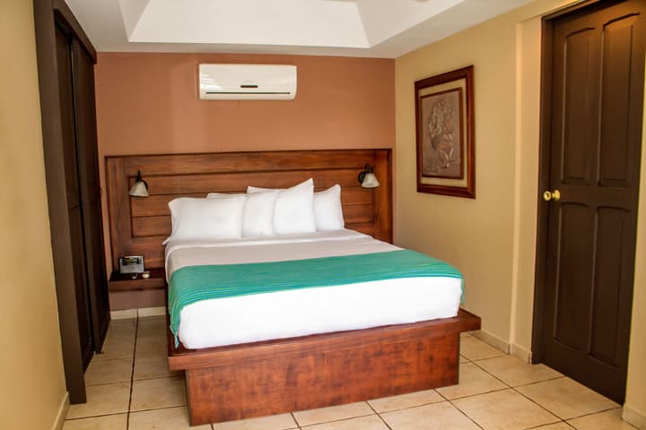 La Riviera Hotel B&B