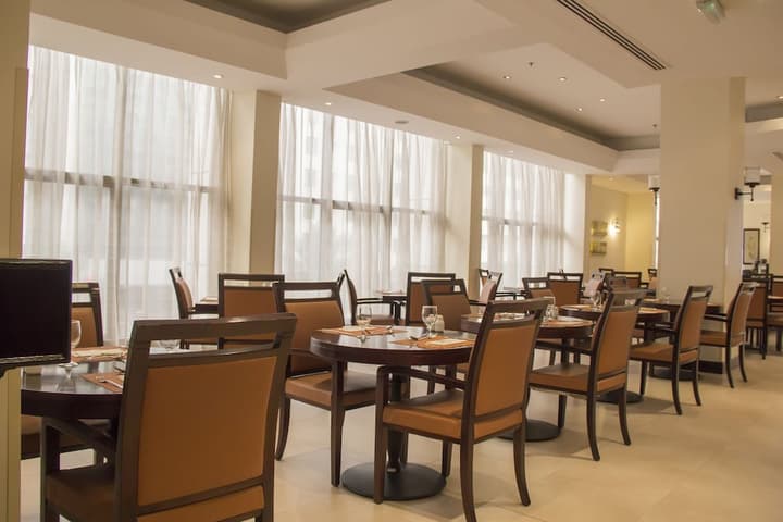 Holiday Inn Abu Dhabi Downtown, an IHG Hotel
