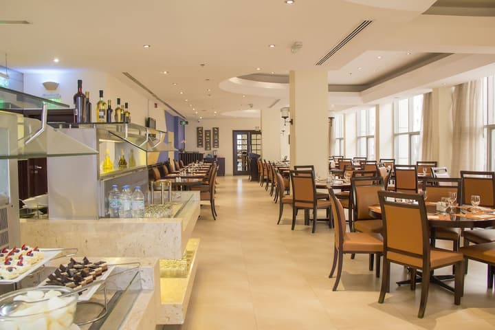 Holiday Inn Abu Dhabi Downtown, an IHG Hotel