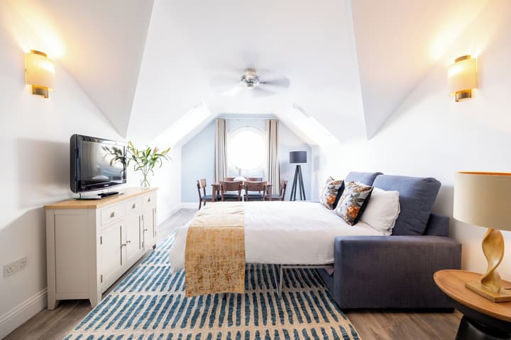 SACO Jersey Merlin House