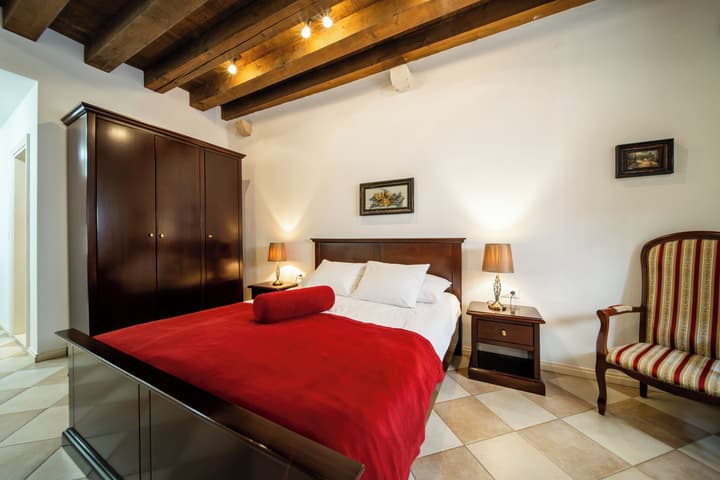 SUNce Palace Apartments offsite parking