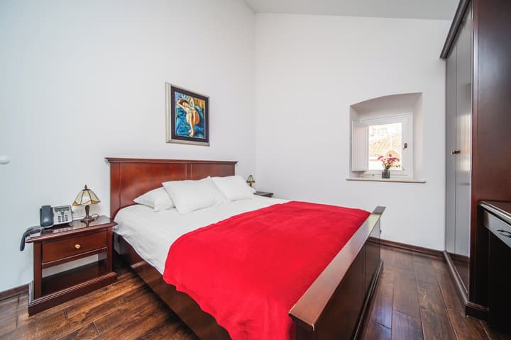 SUNce Palace Apartments offsite parking