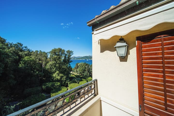 SUNce Palace Apartments offsite parking