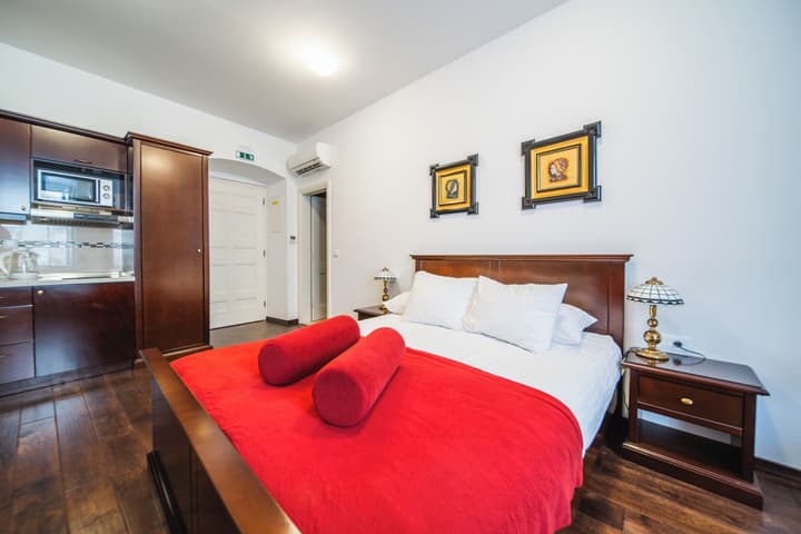SUNce Palace Apartments offsite parking