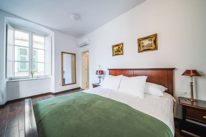 SUNce Palace Apartments offsite parking