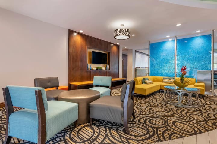 Comfort Suites Fort Lauderdale Airport South & Cruise Port