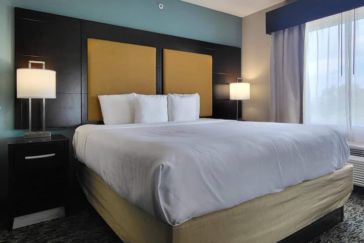 Comfort Suites Fort Lauderdale Airport South & Cruise Port