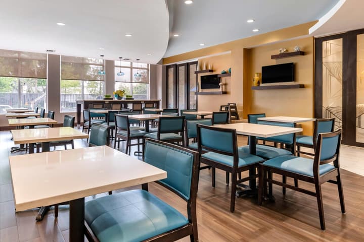 Comfort Suites Fort Lauderdale Airport South & Cruise Port