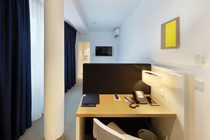 Bayer 89 Vi Vadi Hotel