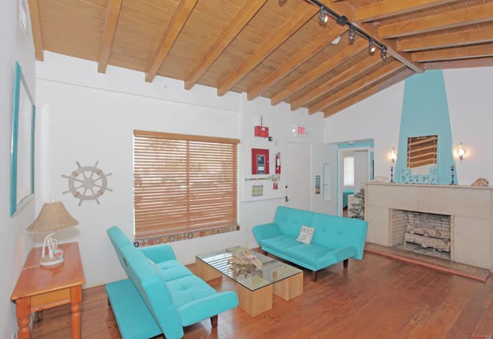 Bikini Lodge