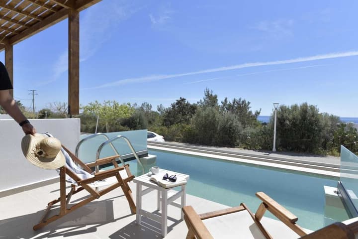Eagles Nest Hotel
